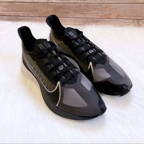 Nike Women’s Zoom Gravity - Picture 3 of 10